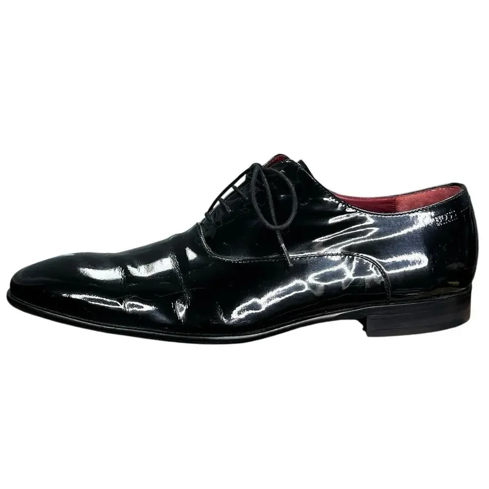 HUGO BOSS sleek minimalist